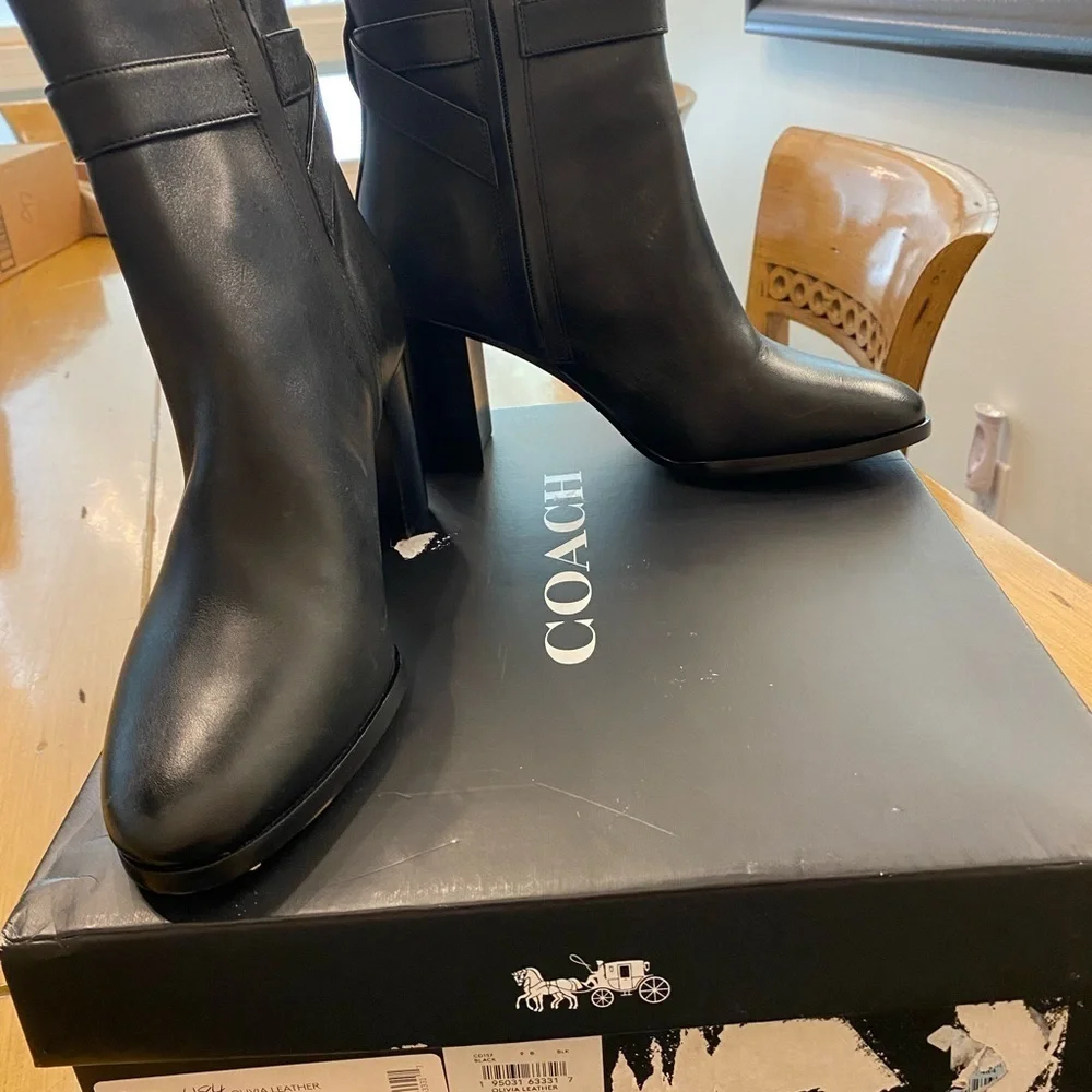 Coach Women’s Olivia Leather Black Ankle Boots New Size 9 *missing charms